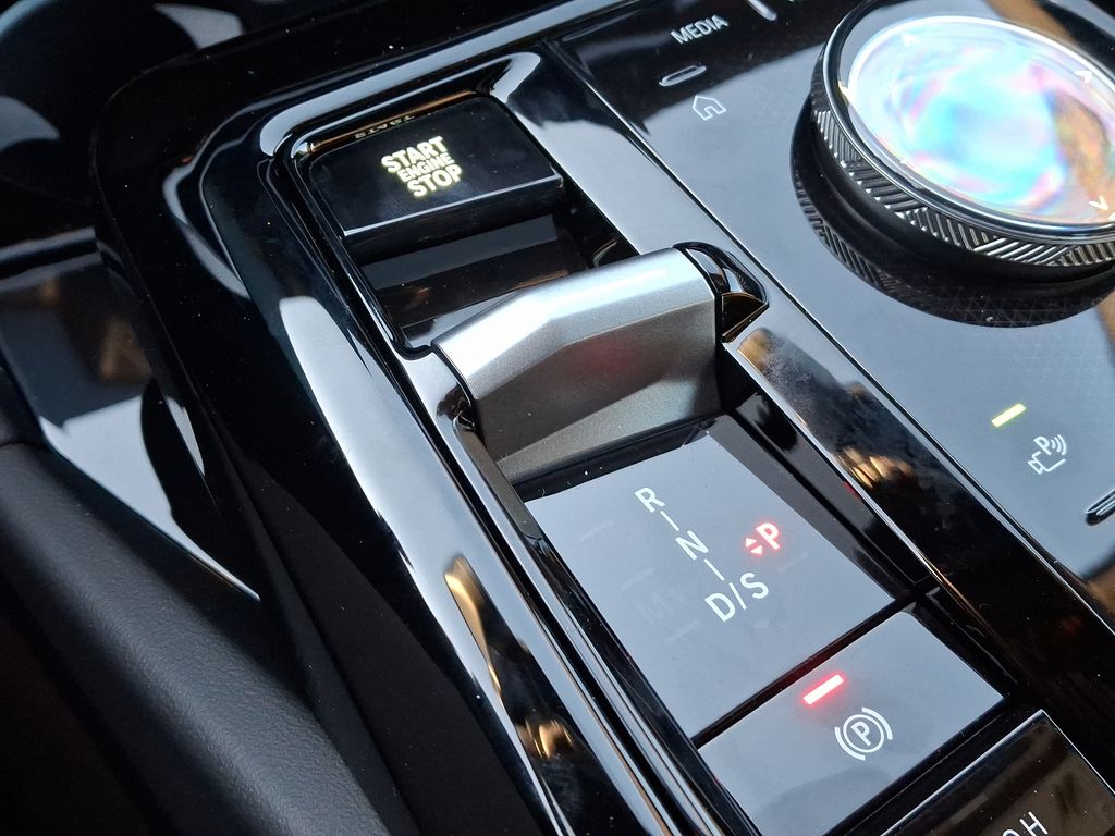 2025 BMW 5 Series 530i xDrive 7