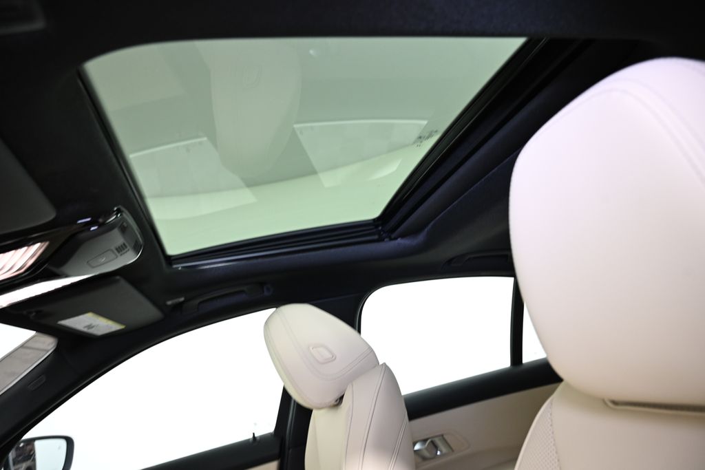 Thumbnail: 2026 BMW 3 Series - 20