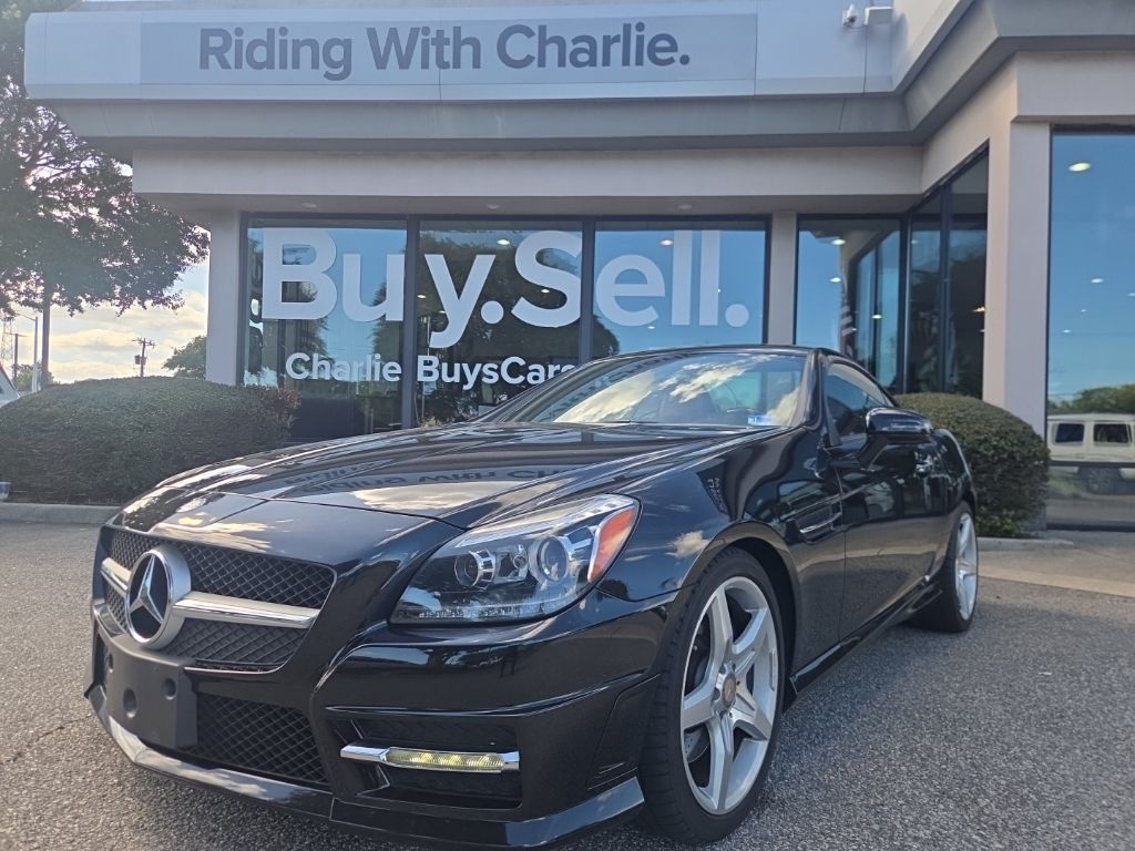 Obsidian Black Metallic 2014 Mercedes-Benz SLK Convertible Rear-Wheel Drive 7-Speed Automatic
