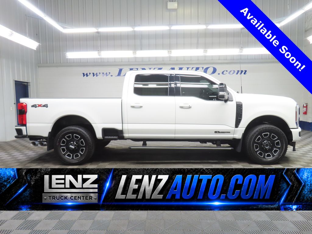 Star White Metallic Tri-Coat 2025 Ford F-250 Super Duty Platinum Crew Cab 4WD Pickup Truck Four-Wheel Drive Automatic