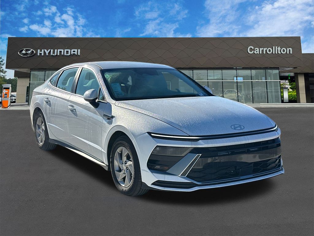 2025 Hyundai Sonata SE photo 3