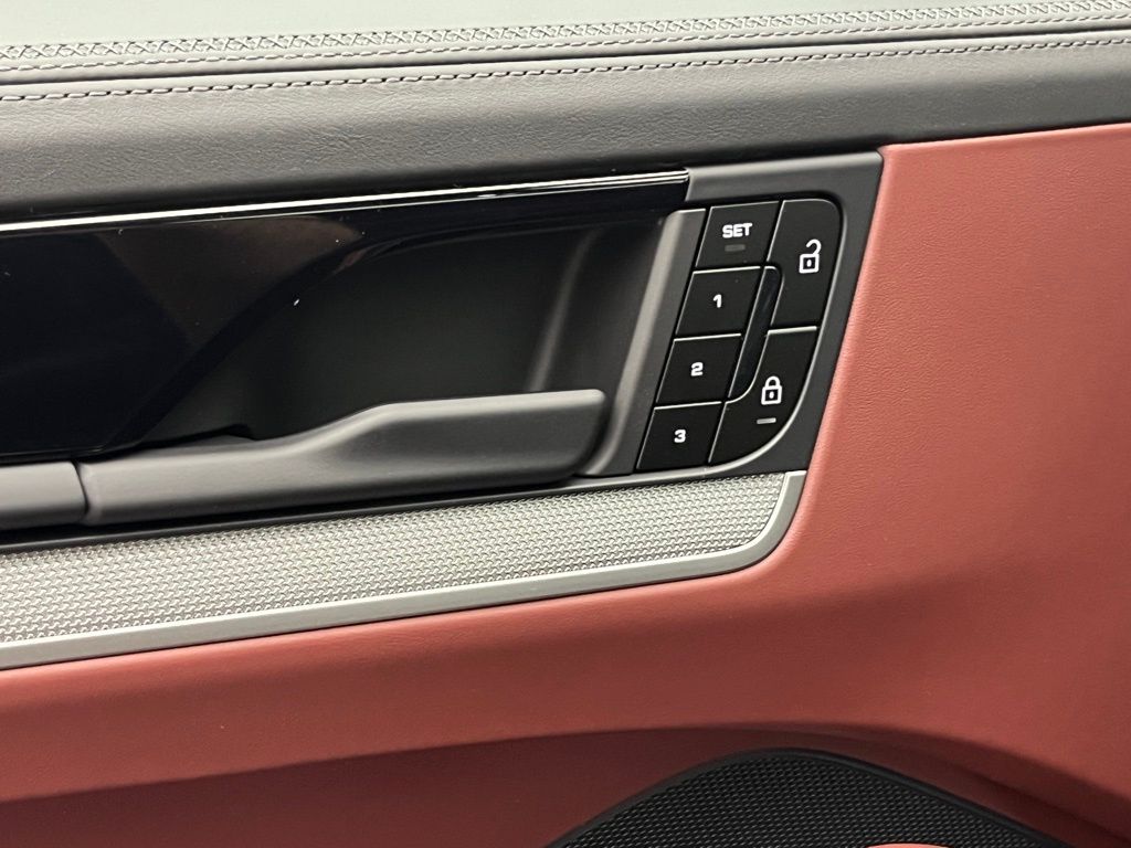 Thumbnail: 2026 Porsche Cayenne - 22