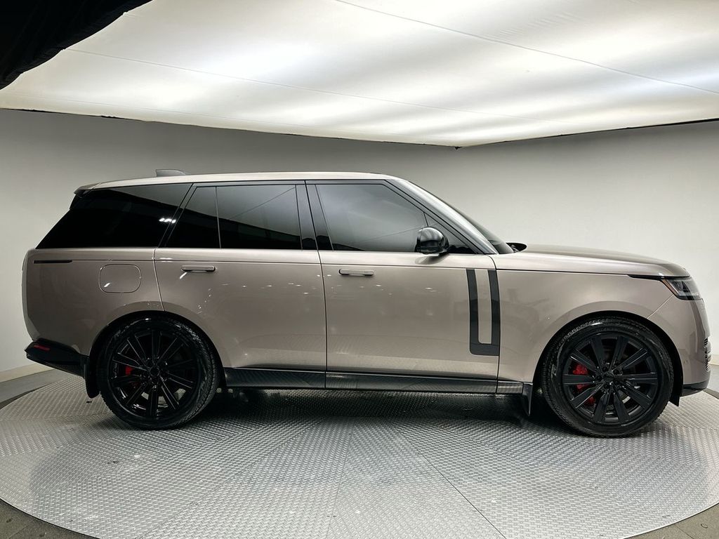 Thumbnail: 2023 Land Rover Range Rover - 4