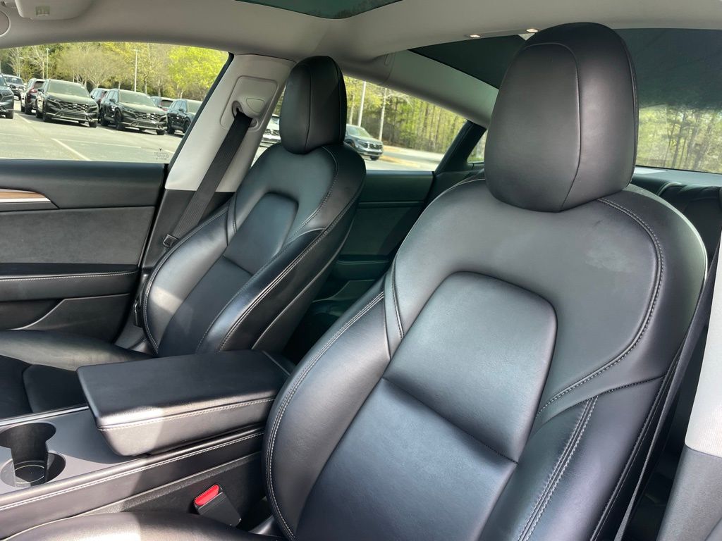 Thumbnail: 2022 Tesla Model 3 - 23