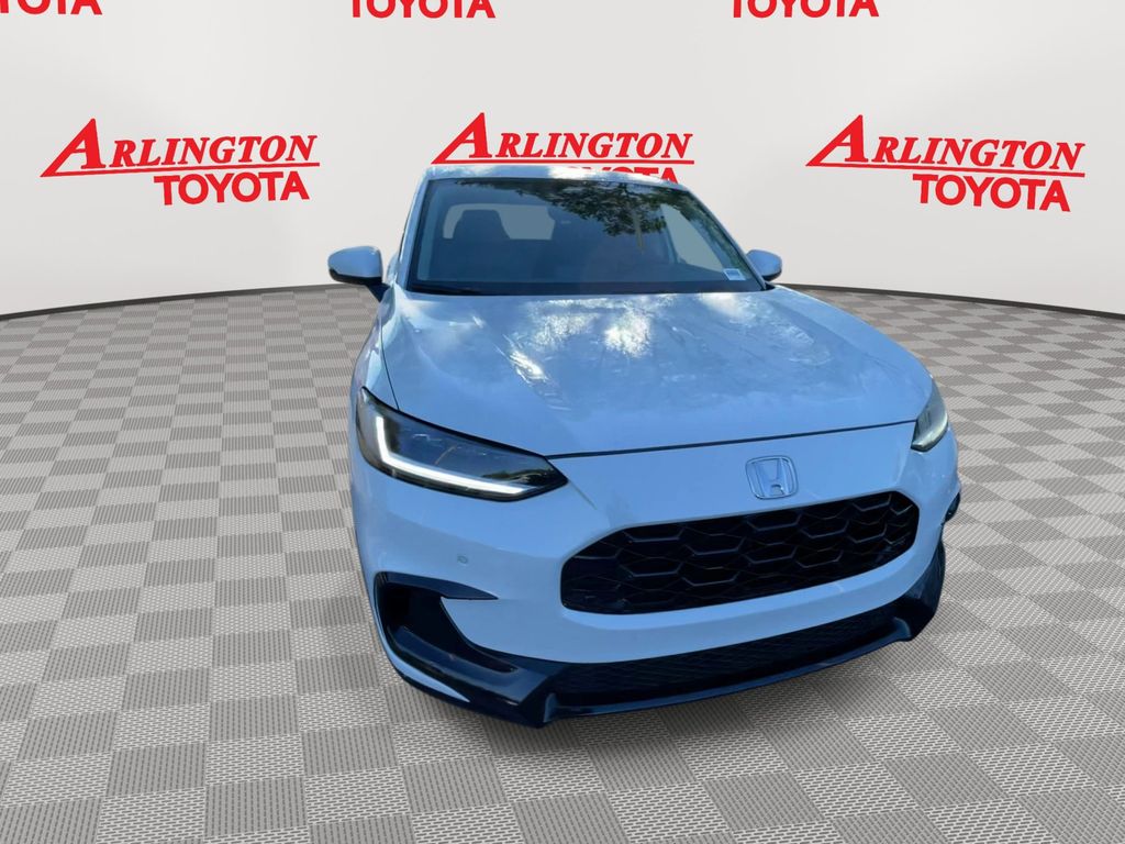 View vehicle photo 4