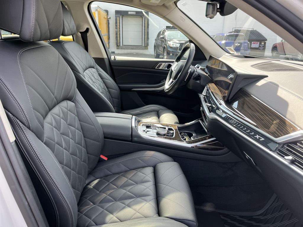 Thumbnail: 2023 BMW X7 - 26
