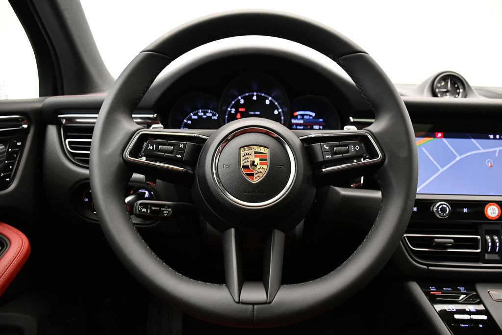 Thumbnail: 2025 Porsche Macan - 26