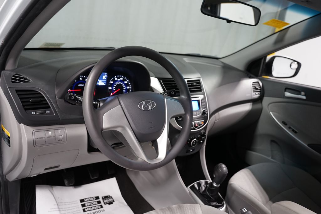 Thumbnail: 2013 Hyundai Accent - 11