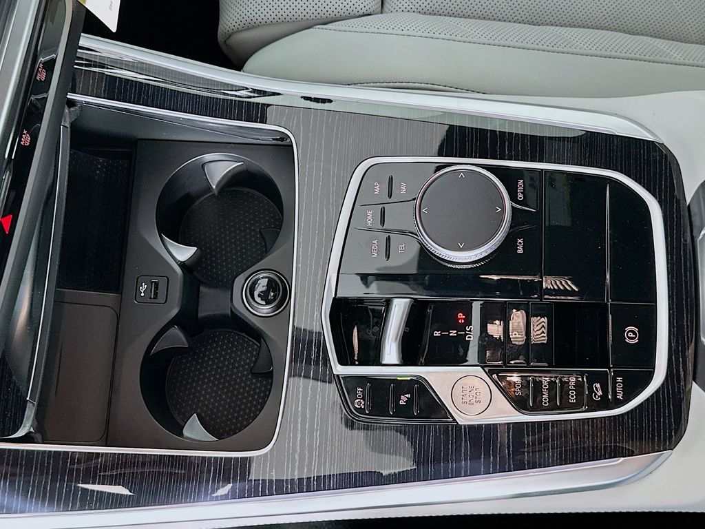 Thumbnail: 2026 BMW X5 - 15