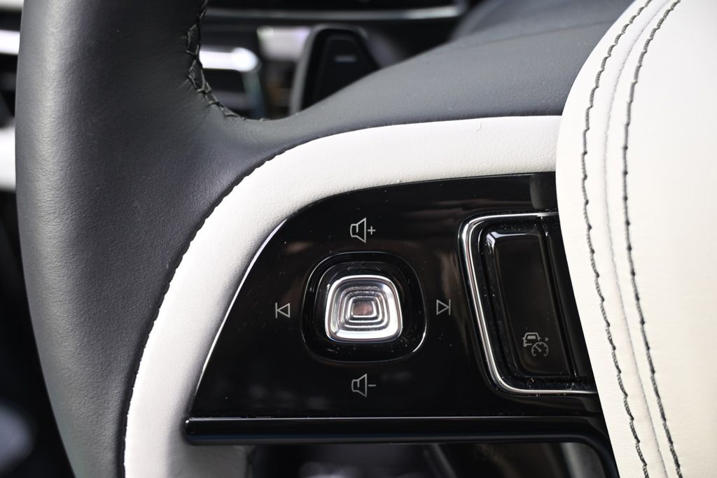 New 2026 White Lincoln Reserve image 35