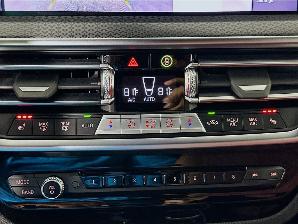 Thumbnail: 2023 BMW X4 - 16