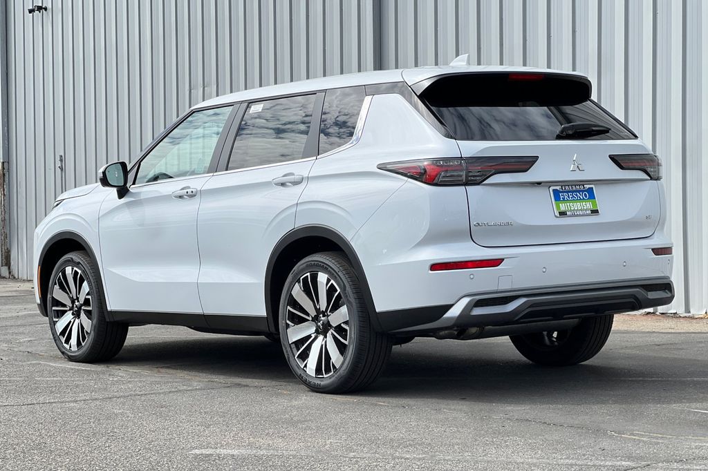 2026 Mitsubishi Outlander SE - Photo 7