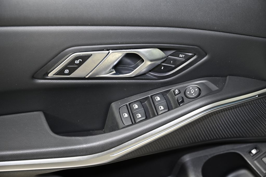 Thumbnail: 2023 BMW 3 Series - 22