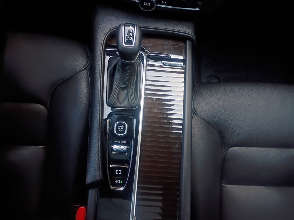 Used Car 2018 Volvo S90  T5 Momentum For Sale Under $15,000 In Austin, Texas