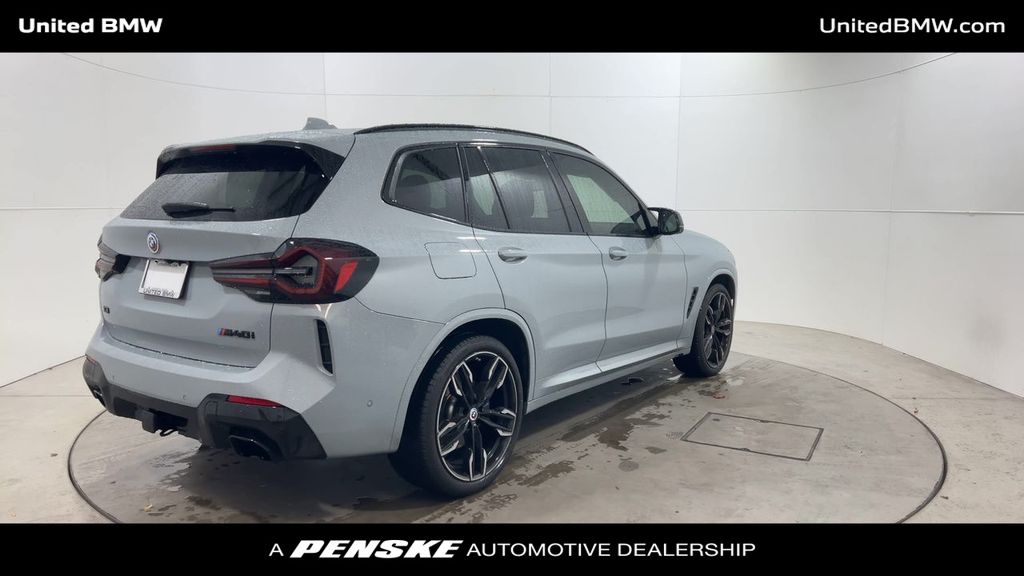 2024 BMW X3 M40i 8