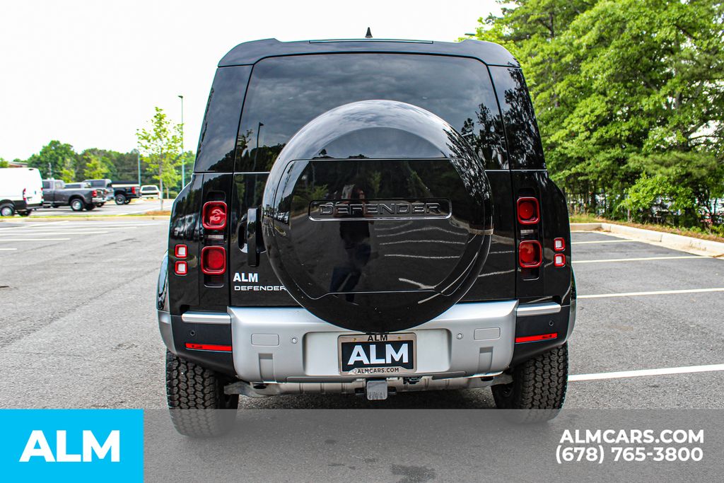 Used 2024 Black Land Rover S image 10