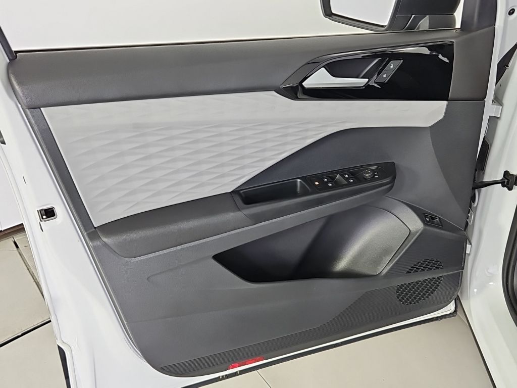 Thumbnail: 2023 Volkswagen Taos - 11