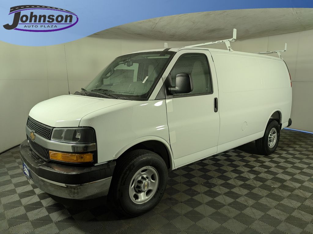 Summit White 2026 Chevrolet Express Cargo 2500 RWD Van Rear-Wheel Drive