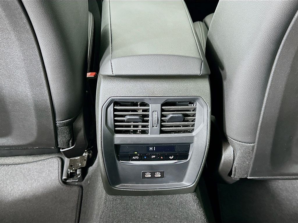 Thumbnail: 2026 BMW 3 Series - 18