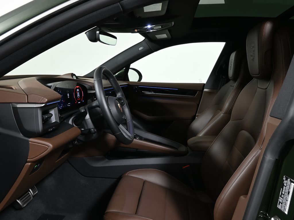 Thumbnail: 2025 Porsche Macan - 5