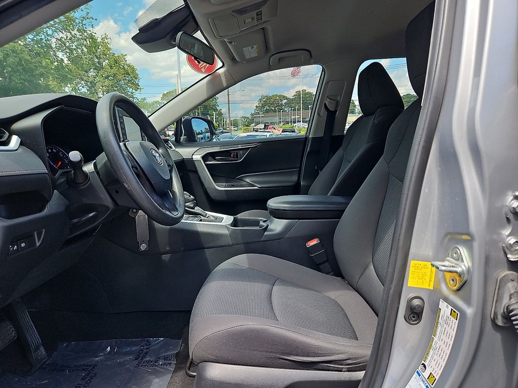Thumbnail: 2020 Toyota RAV4 - 14