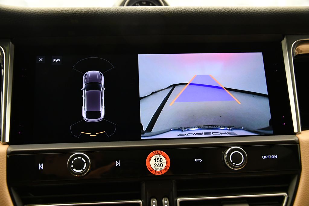 Thumbnail: 2025 Porsche Macan - 28