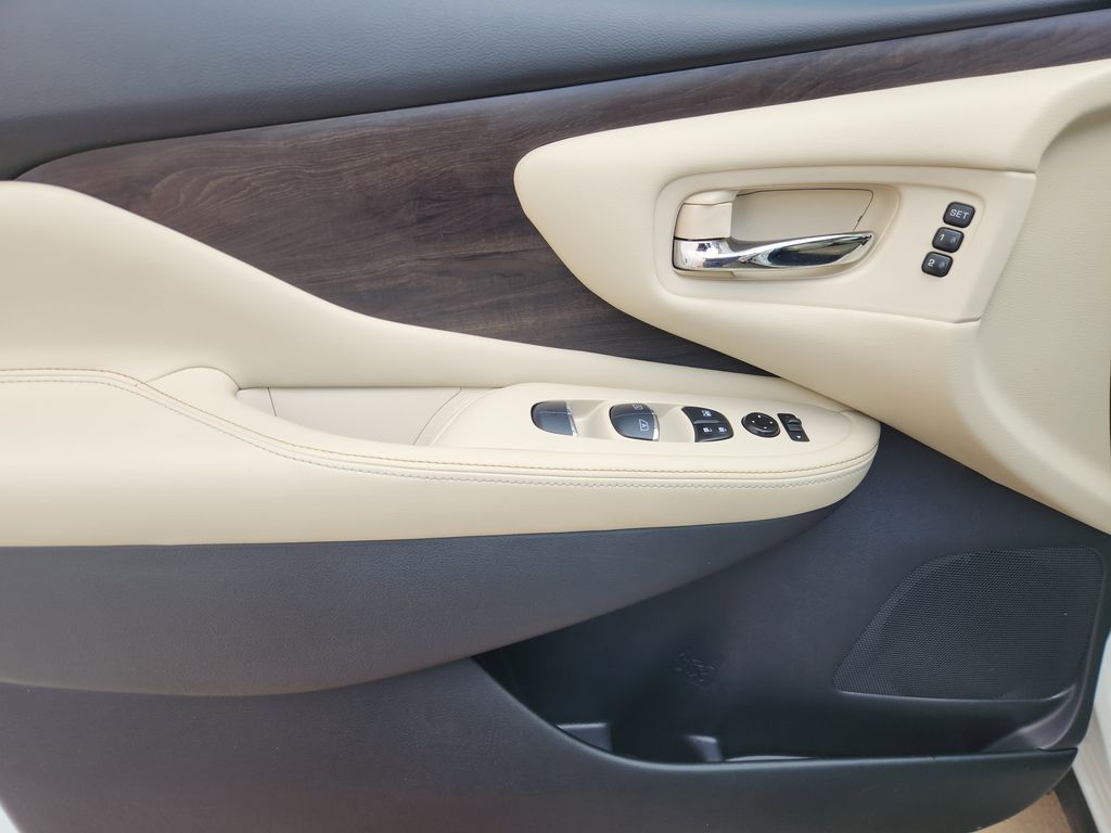 2023 Nissan Murano Platinum White at Central Houston Nissan