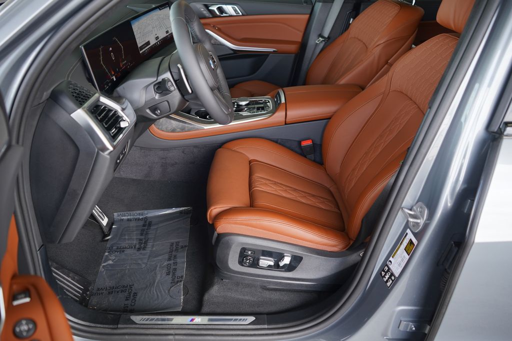 Thumbnail: 2026 BMW X7 - 11