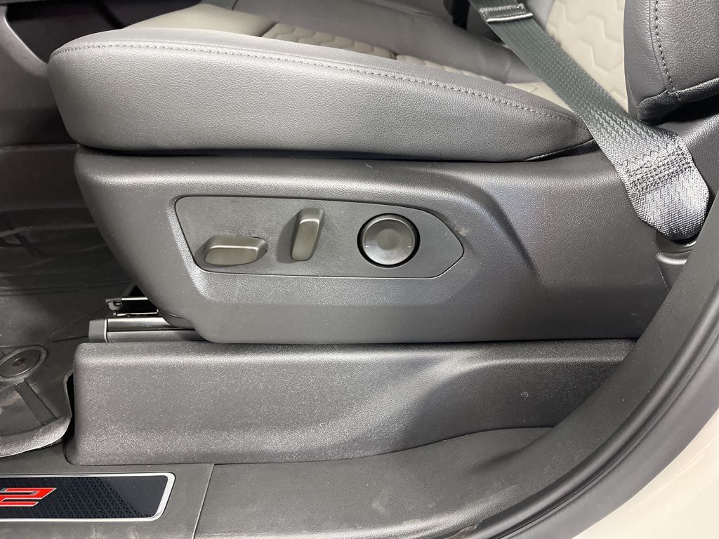 Thumbnail: 2026 Chevrolet Silverado 1500 - 26