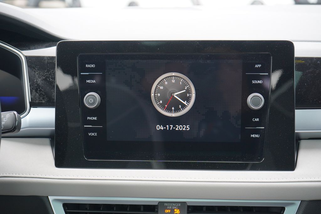 2025 Volkswagen Taos SE 15