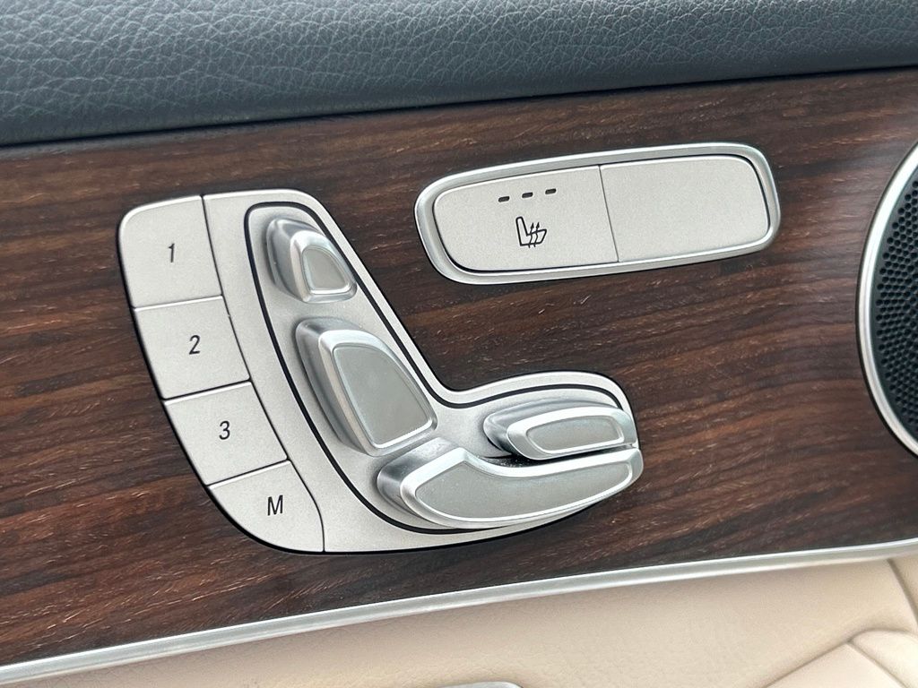 Used 2022  Mercedes-Benz GLC 300 image 53