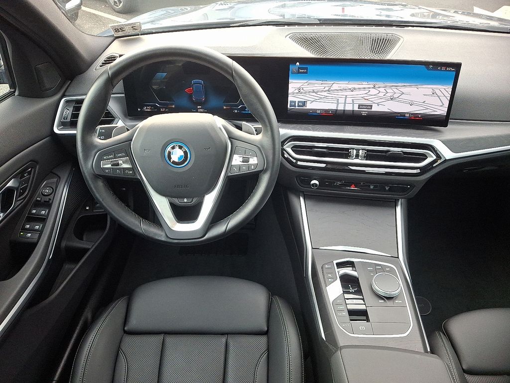 Thumbnail: 2023 BMW 3 Series - 12