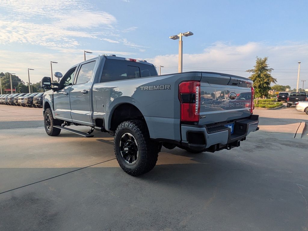 2026 Ford F-350 Super Duty LARIAT
