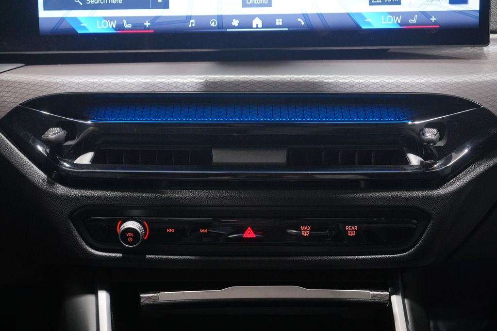 Thumbnail: 2025 BMW i4 - 13