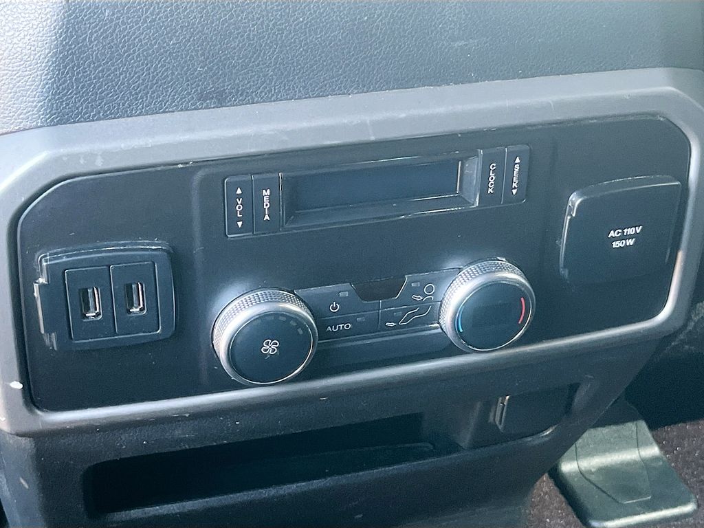 Used 2019 Gray Ford XLT image 26