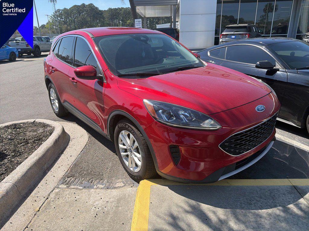 Rapid Red Metallic Tinted Clearcoat 2020 Ford Escape SE FWD SUV / Crossover Front-Wheel Drive 8-Speed Automatic