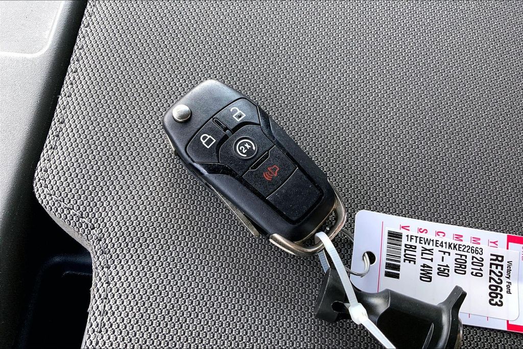 Used 2019 Blue Ford XLT image 10