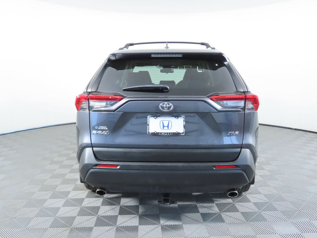 2019 Toyota RAV4 XLE 6