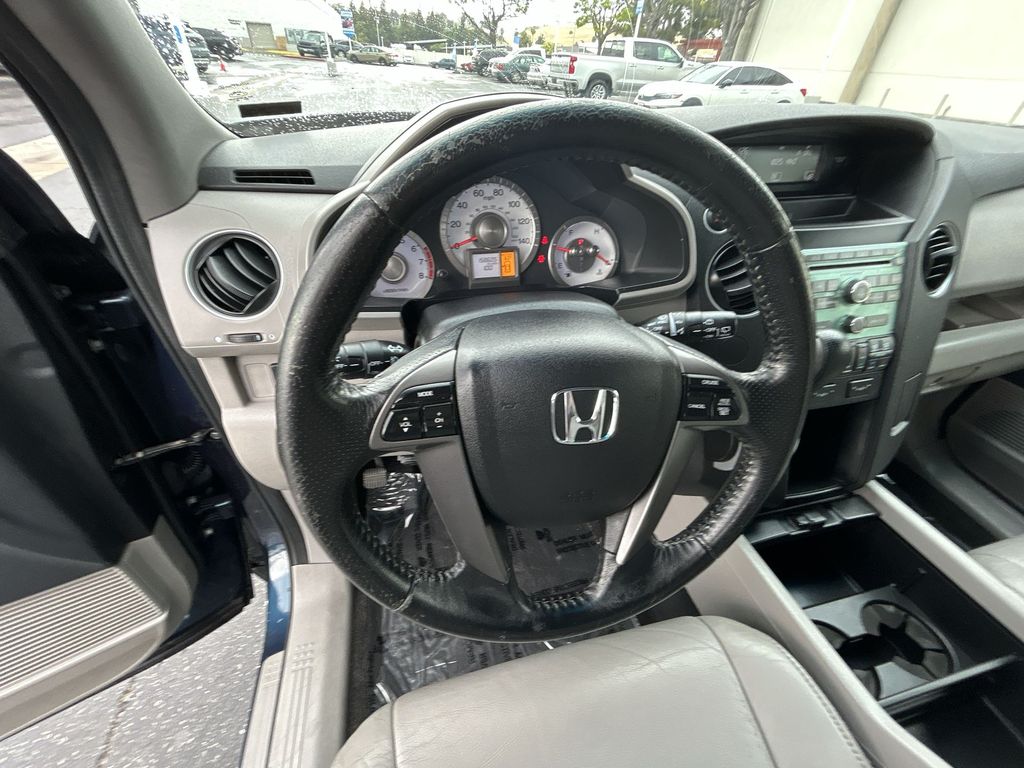 Thumbnail: 2011 Honda Pilot - 14