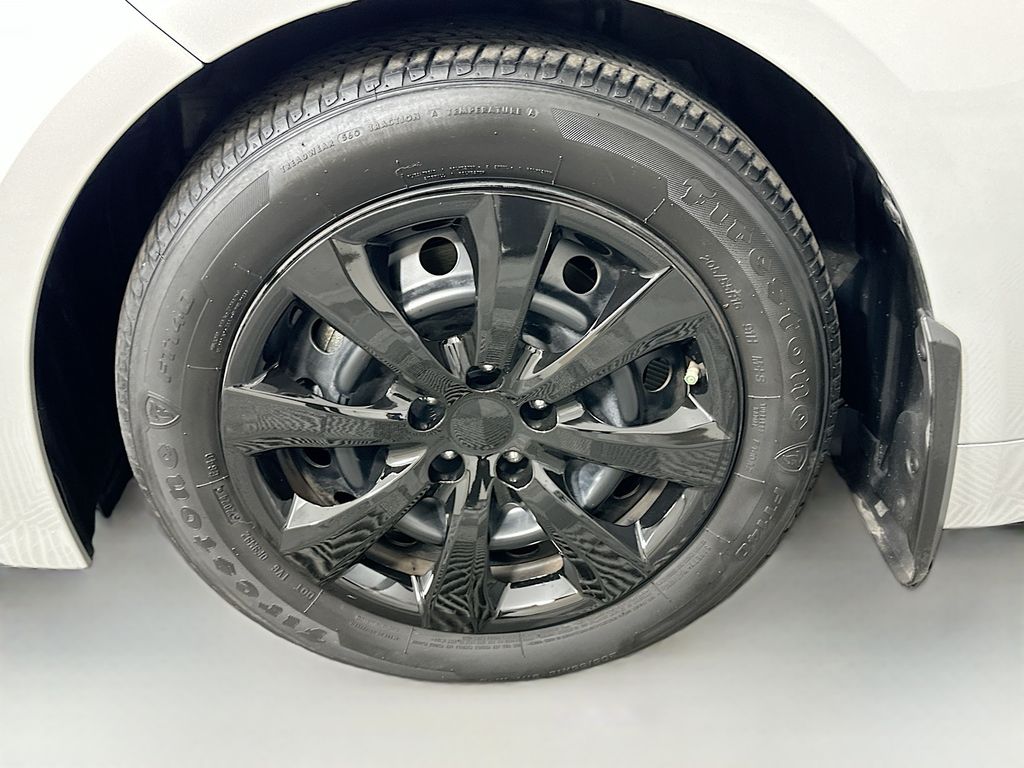 Thumbnail: 2025 Toyota Corolla - 30