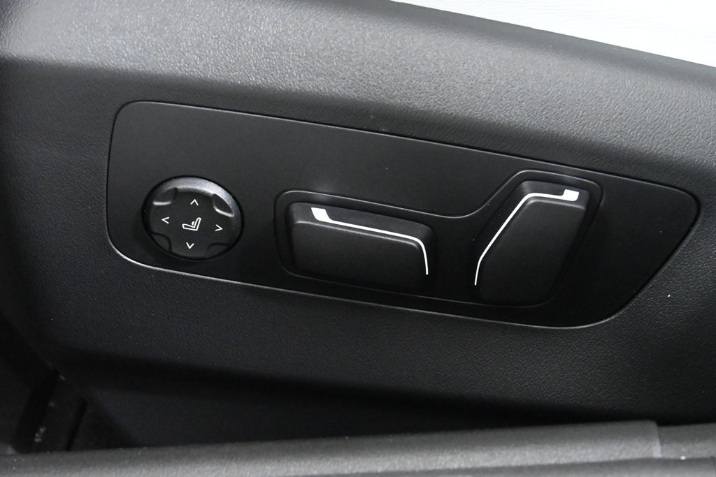 Thumbnail: 2026 BMW M5 - 27