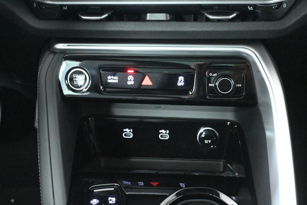 Thumbnail: 2025 Audi Q5 - 18