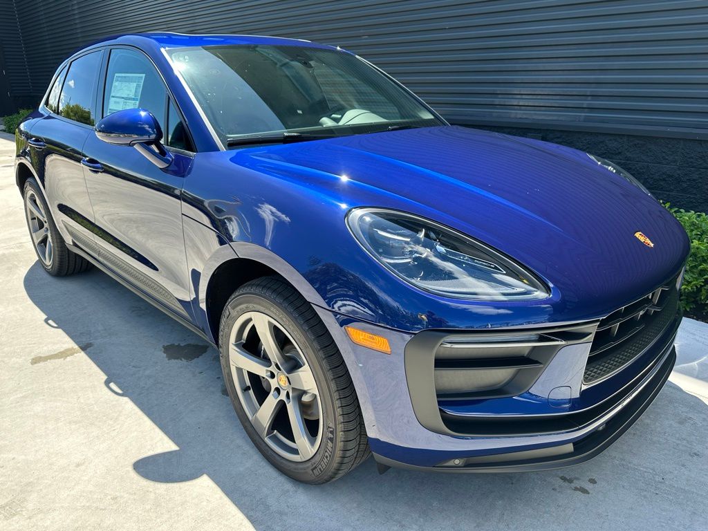 Thumbnail: 2025 Porsche Macan - 10