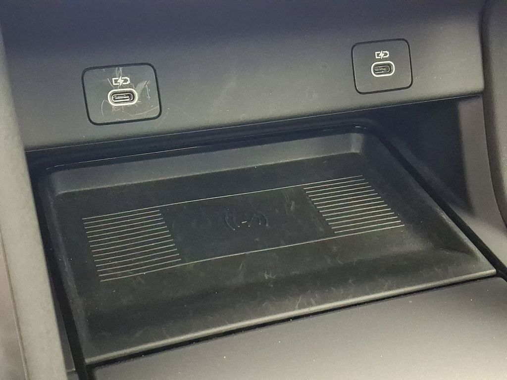 Thumbnail: 2025 Land Rover Discovery Sport - 27