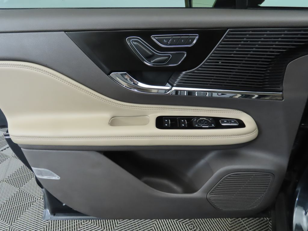 2022 Lincoln Corsair Reserve 25
