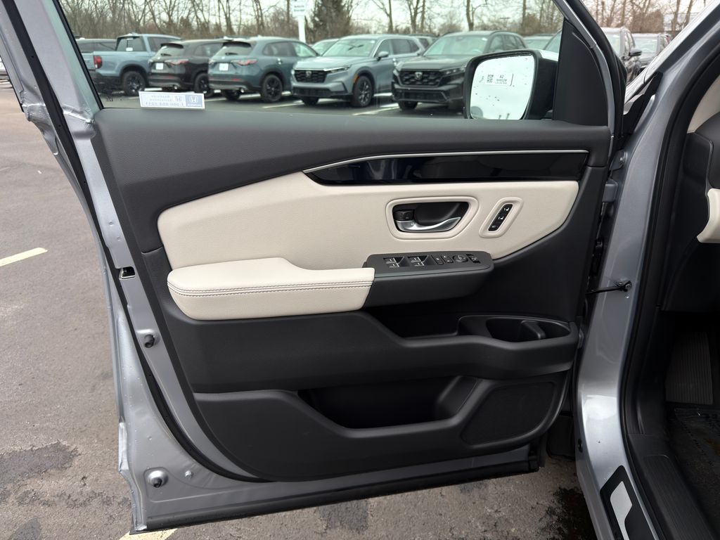 Thumbnail: 2026 Honda Pilot - 18