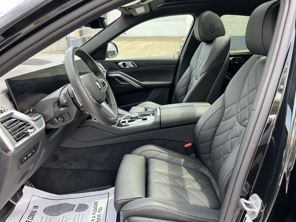 Thumbnail: 2025 BMW X6 - 11