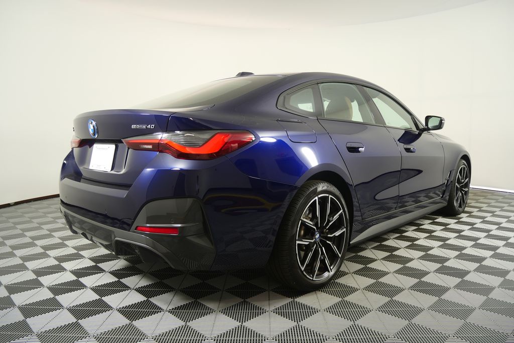Thumbnail: 2022 BMW i4 - 3