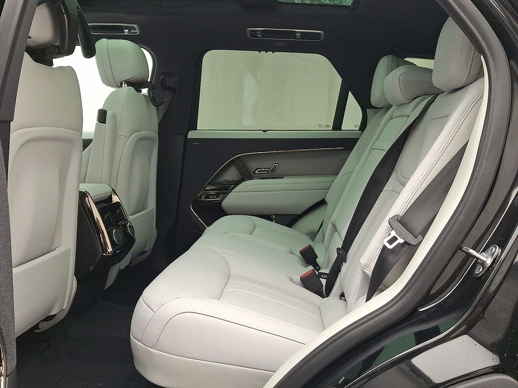 Thumbnail: 2026 Land Rover Range Rover Sport - 6