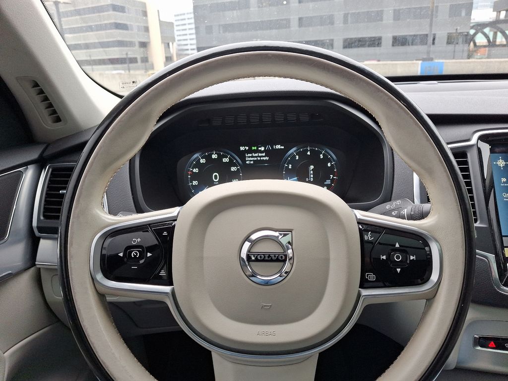 2017 Volvo XC90 T6 Momentum 18